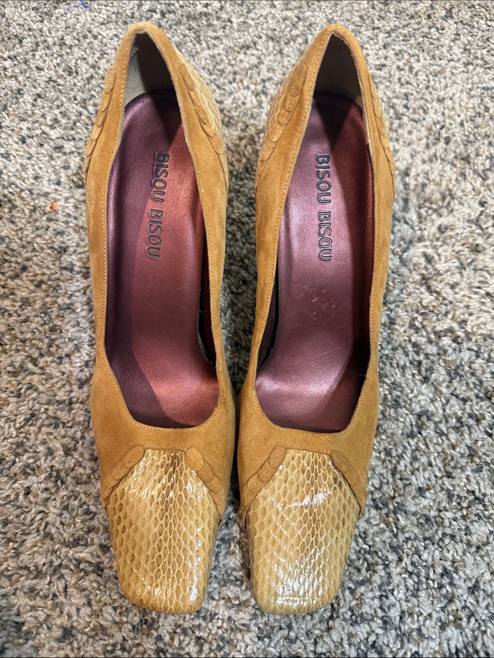 vintage Bisou Bisou squaretoe pumps featuring a tan suede body & snakeskin 9 NWT